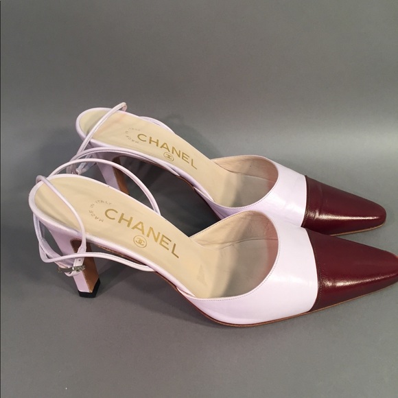 Vintage two tone pointy toe Chanel strap heels - Picture 2 of 8